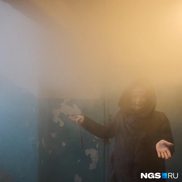 В подвале сложно что-то разглядеть из-за пара  | Источник: Александр Ощепков / NGS.RU