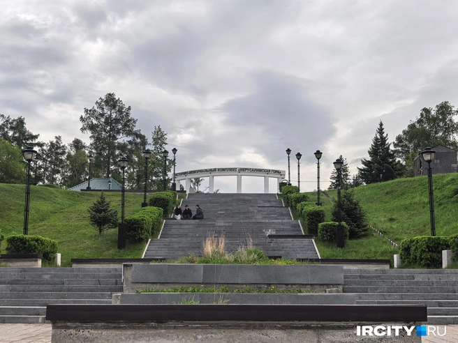 На Иерусалимской горе перекладывают плитку | Источник: Алёна Кашпарова / «ИрСити»