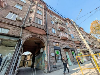 Фасад дома с улицы | Источник: Оксана Витязь / SOCHI1.RU