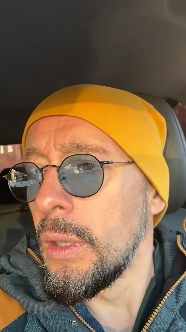 Одно из последних видео, записанных пикапером, — его реакция на обвинения Натальи: в ответ он сам обвиняет ее | Источник: Sheremetyev1 / youtube.com