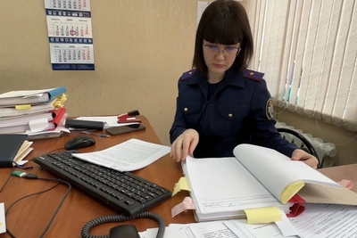 10 человек предстанут перед судом за незаконный оборот янтаря