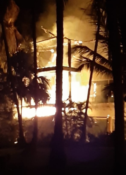 «Мы могли сгореть заживо!» Репортаж из Занзибара, где пожар охватил отели с туристами из России