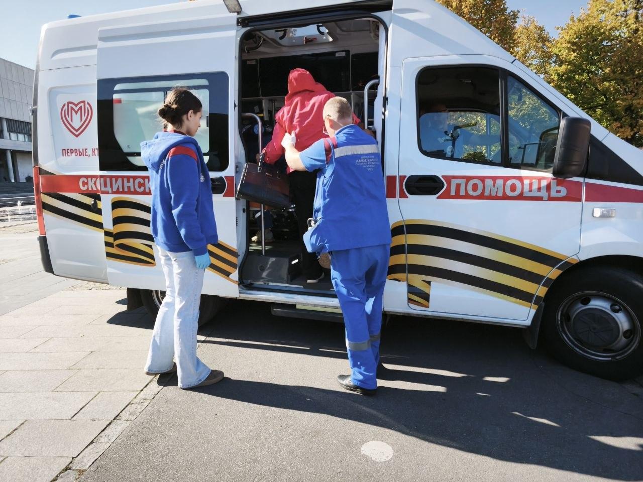 Тротуар залит кровью, примчалась скорая. ЧП случилось в очереди к мощам Спиридона Тримифунтского: ф…