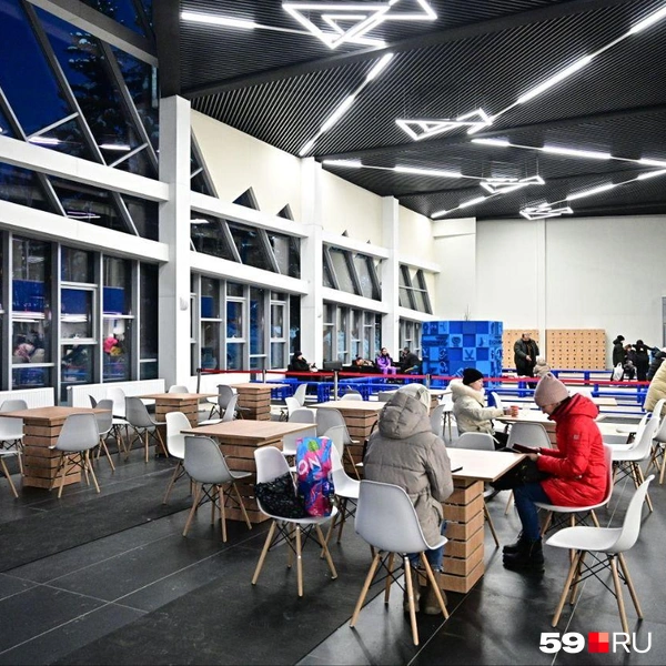 Есть и зона, где можно перекусить… | Источник: Василина Любимова / 59.RU