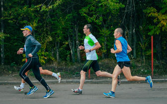 Что будет, если пробегать по километру в день? Отвечают ученый, легкоатлет и фитнес-менеджер
