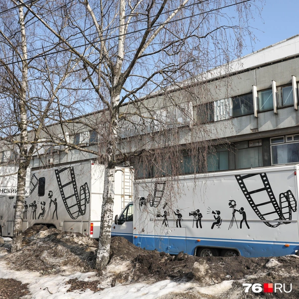 Настоящий киношный караван появился в Ярославле | Источник: Артем Бауман / 76.RU