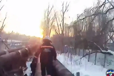 9-year-old boy rescued after knee dislocation from heating pipe