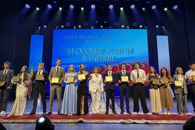 308 выпускников Читы получили золотые и серебряные медали