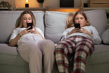 22 лучших теста Psychologies за ноябрь: что о вас расскажут метафорические карты и нейросеть?