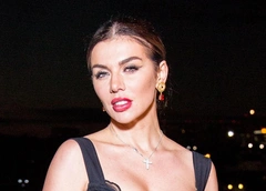 Седокова, лежа на полу в отеле с сыном: «У нас нет квартиры, машины, няни и школы, но мы справимся»