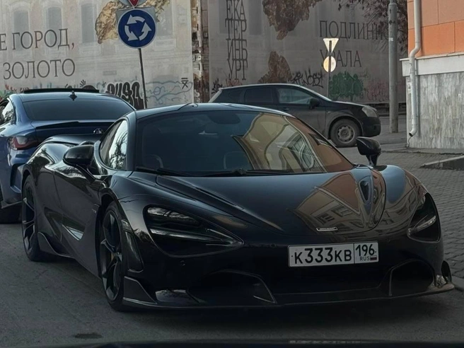 Автомобиль заметили в центре города | Источник: shashki ekb / T.me