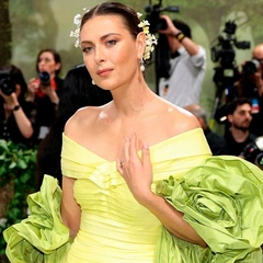 Девушка с жемчужной сережкой: Мария Шарапова на модном балу Met Gala