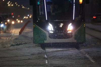 Schoolboy Hit by Tram in Chelyabinsk (Video)