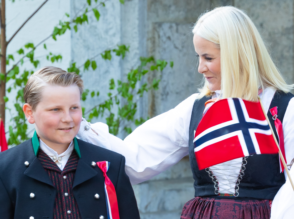 Самый веселый принц Европы отметил 13-летие | marieclaire.ru