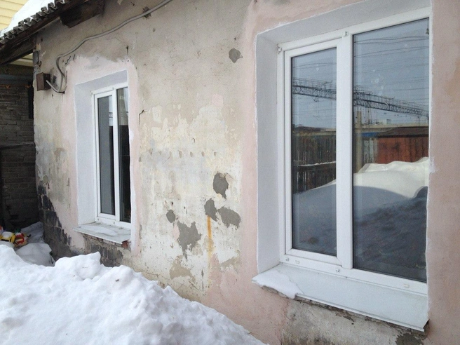 Дом уже давно в плачевном состоянии | Источник: из архива семьи Соболевых