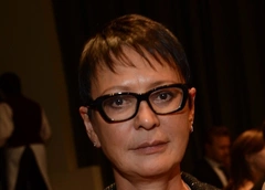 Ирина Хакамада: «Помогала мужу пережить суицид жены, состоявшей на учете в психушке»