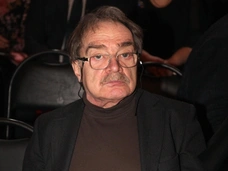 «У нее были серьезные проблемы со здоровьем»: Александр Адабашьян о решении дочери уехать из России