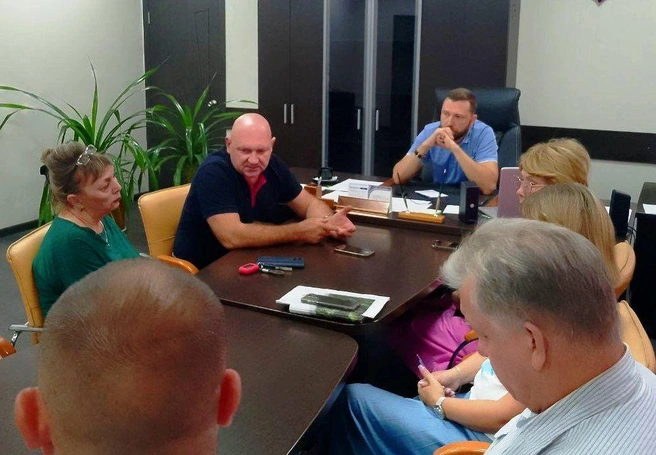 Проверка, проведённая специалистами ГЖИ, выявила, что конструкция не отвечает требованиям безопасности | Источник: www.city-n.ru