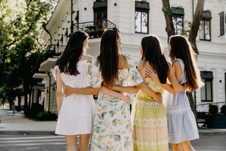 Никогда их не носите: 5 немодных летних платьев, которые испортят образ