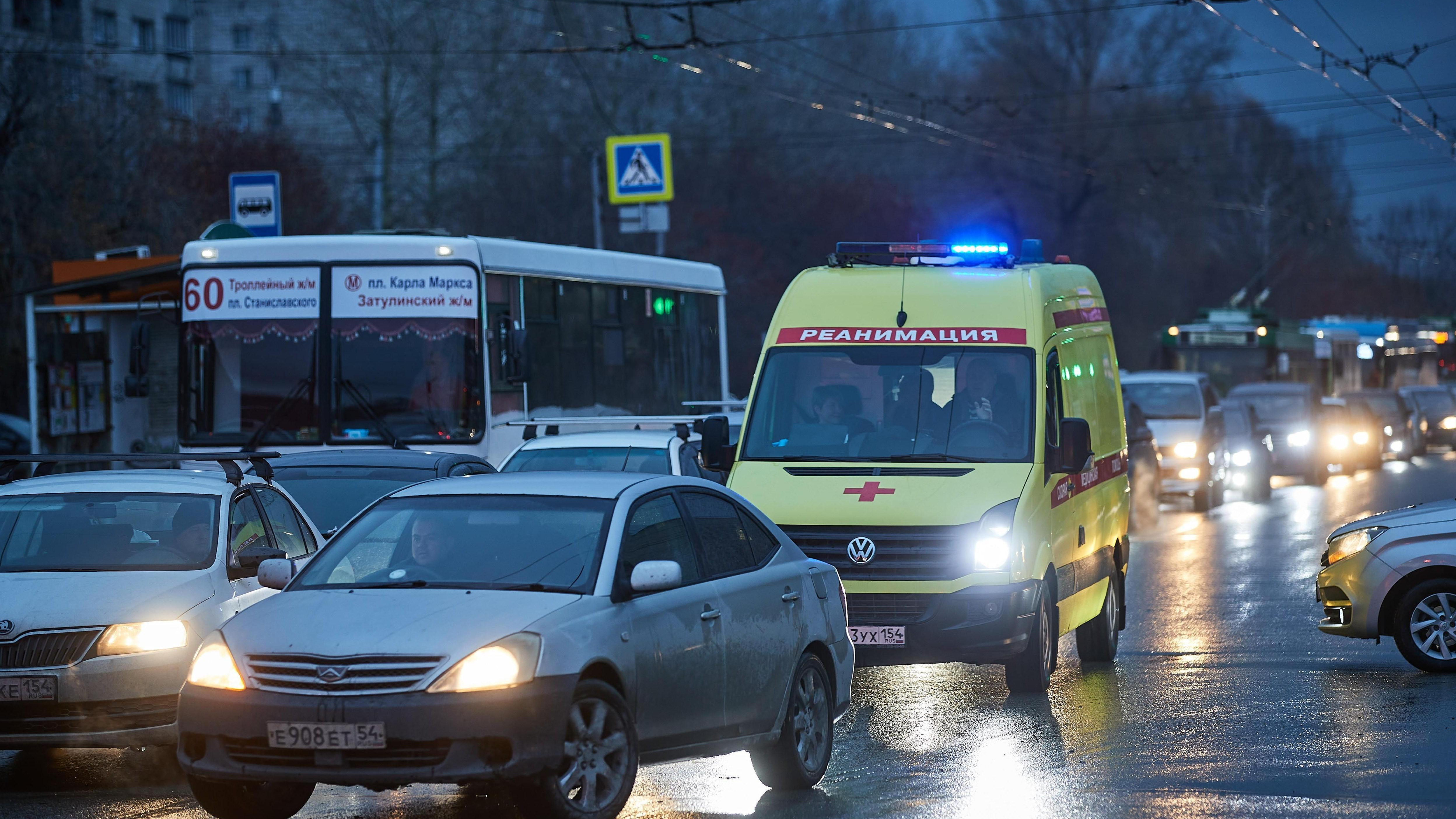 Площадь Труда заблокирована из-за пробок в Новосибирске — там произошло ДТП