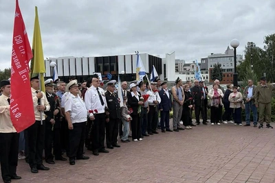 В Липецке состоялся митинг в честь Дня Военно-Морского Флота