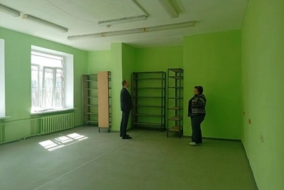 В Череповце в школе №13 отремонтировали библиотеку
