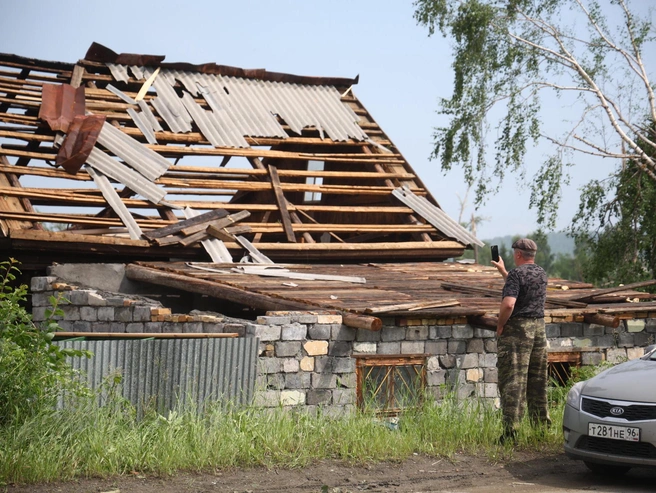 В местном доме культуры организован сбор гуманитарной помощи для пострадавших семей. | Источник: Владислав Лоншаков / E1.RU