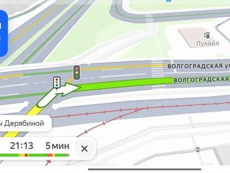 Спорный участок расположен после съезда с эстакады на улицу Волгоградскую | Источник: «Яндекс.Карты»