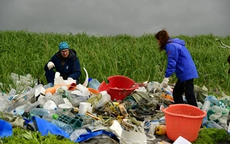 Какой вид мусора самый распространенный на побережье Охотского моря