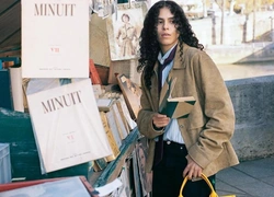 Рэперша 070 Shake и классическая литература: новый кампейн книжных сумок Dior