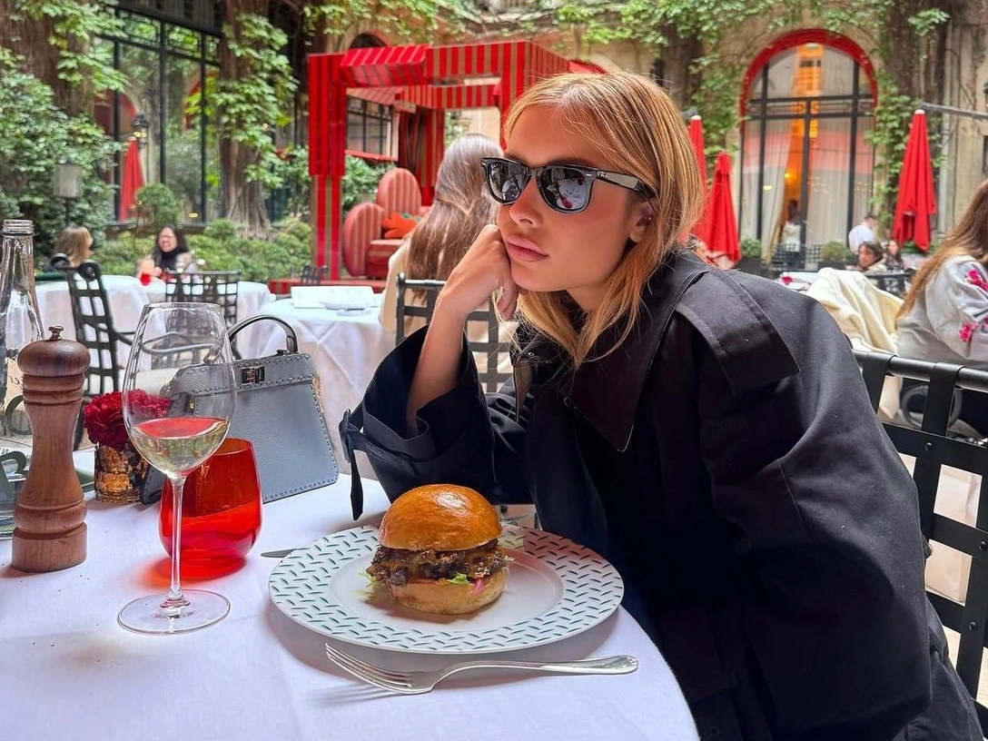 10 продуктов, которые повышают уровень серотонина и улучшают настроение | marieclaire.ru