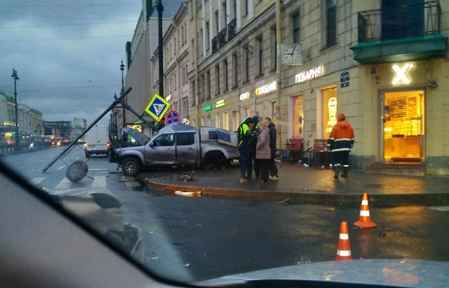 Источник: «ДТП и ЧП | Санкт-Петербург» / vk.com/spb_today