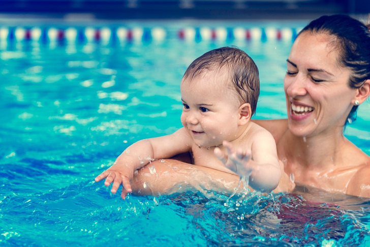 как научить ребёнка плавать с рождения