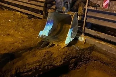 На КАД у Мурино песком засыпало рабочих: один погиб