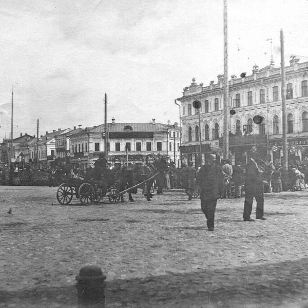 Театральная площадь в дореволюционное время | Источник: pastvu.com