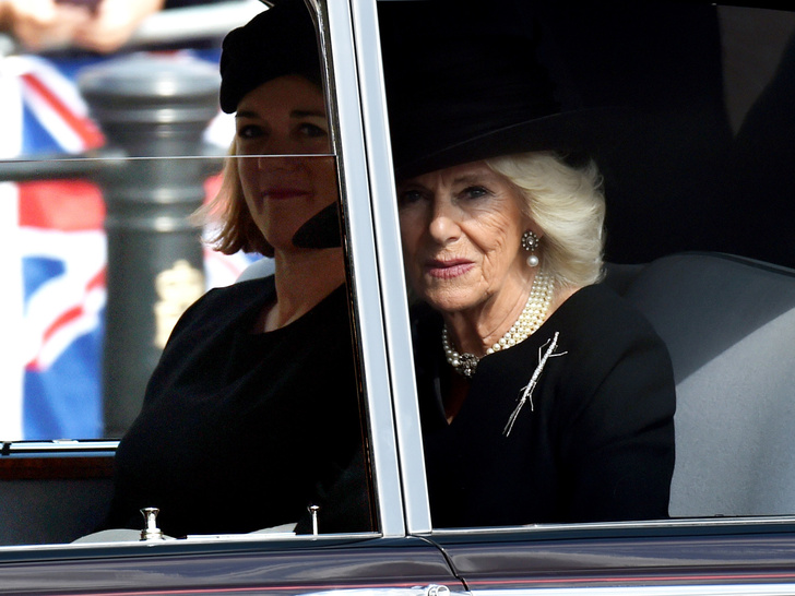 Прощайте, Ваше Величество: важная традиция для королевы Елизаветы, с которой может покончить новая королева Камилла