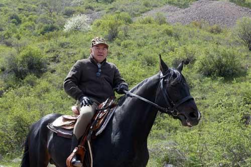 Ким Чен Ын заехал на коне на священную гору, и эти фотографии обещают стать молниеносным мемом