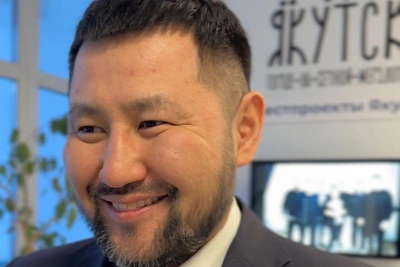 Yakutsk Mayor Takes Part in 'Norm or Strem' Student Challenge