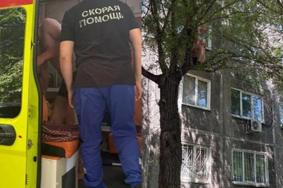 Спасатели сняли мужчину с дерева