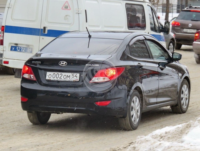 Затем номер «осел» на Hyundai Solaris бывшего командира полицейского спецназа | Источник: Nomerogram.ru