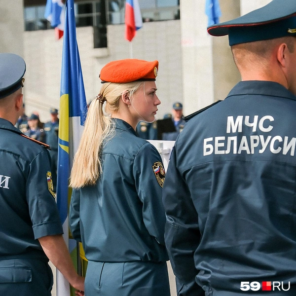 Гостями соревнований стали представители МЧС Беларуси | Источник: Василина Любимова / 59.RU