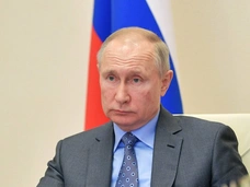 Доплаты медикам, помощь безработным, 13 миллиардов на закупку техники: новое обращение Владимира Путина