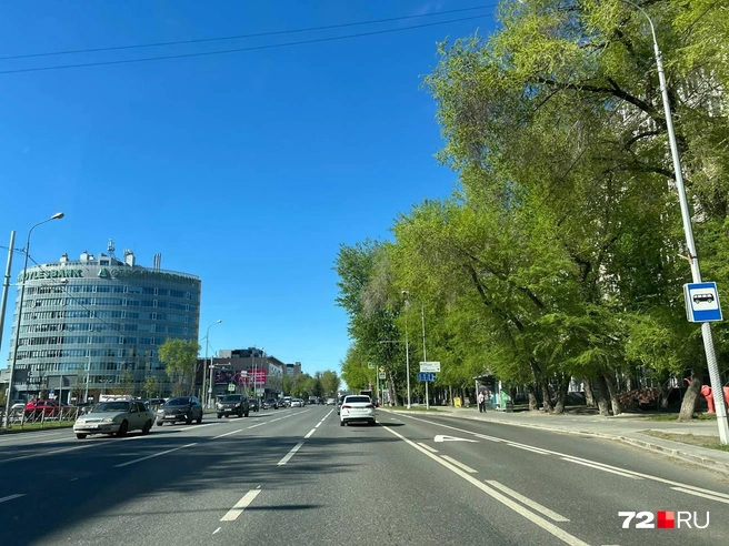 Автобусные полосы нужны для того, чтобы общественный транспорт ходил быстрее и не стоял в пробках  | Источник: читатель 72.RU
