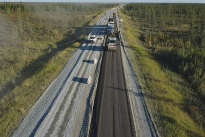 Дорогу Надым-Салехард асфальтируют в рамках нацпроекта