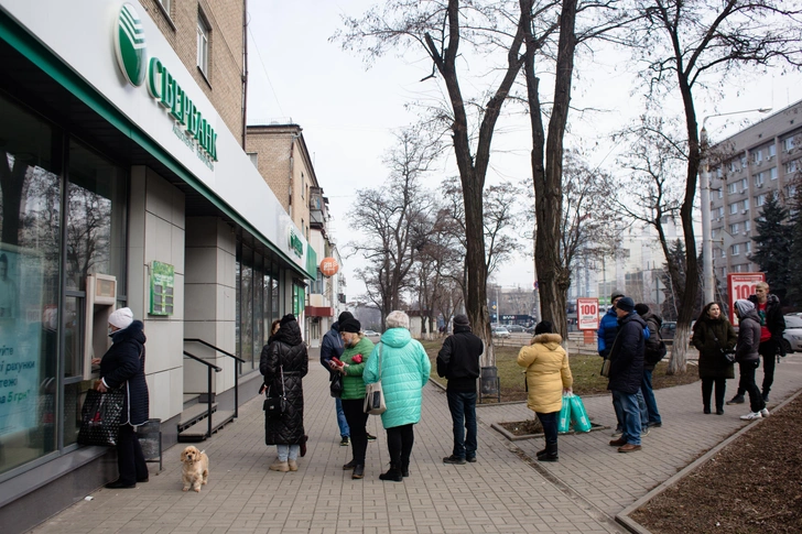 Что сейчас делать с накоплениями и не поздно ли покупать валюту? Отвечают эксперты