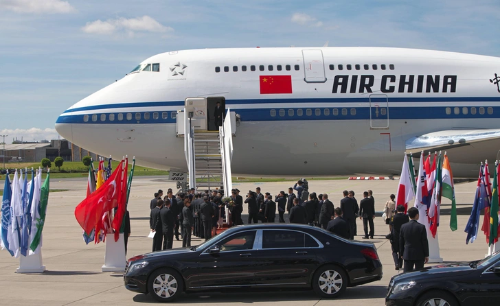Boeing 747 лидера Китая Си Цзиньпиня приземлился в аэропорту Гамбурга. 2017 | Источник: Björn Trotzki