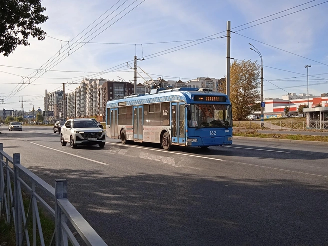 Неторопливые машины проигрывают в скорости автобусам и маршруткам | Источник: Дмитрий Сильнов / 173. RU
