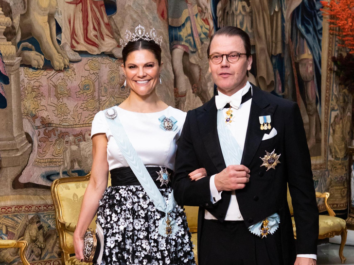 Парад тиар в Стокгольме: как выглядели фамильные украшения шведских аристократок, которым завидует весь мир
