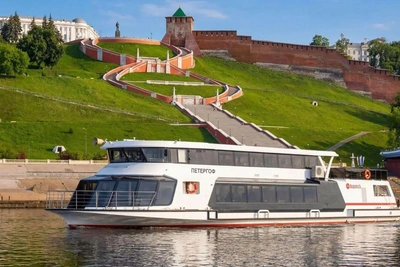 «Петергоф» вышел на маршрут в Нижнем Новгороде
