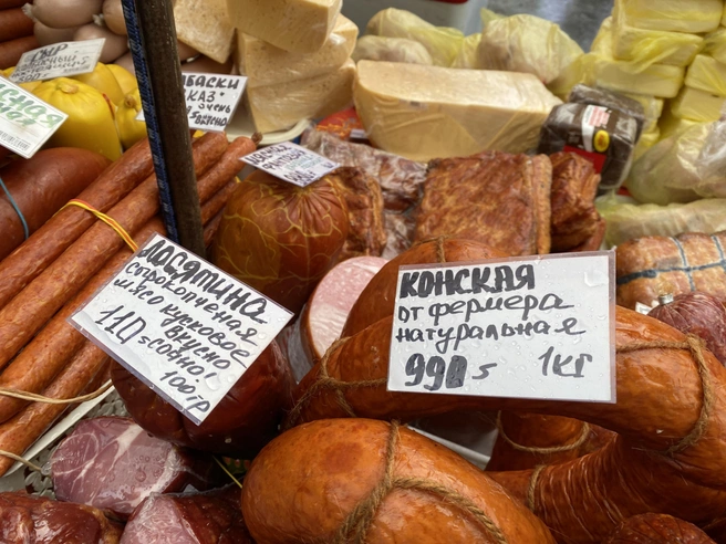 Ассортимент колбас и копченостей | Источник: Стас Соколов / NGS.RU
